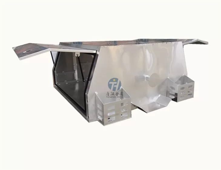 UTE Canopy with Tire Holder
