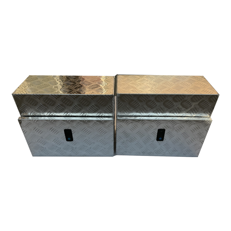 Custom checker plate under tray toolbox