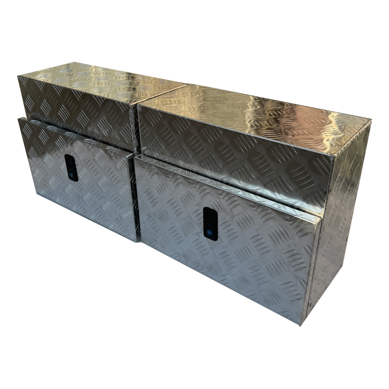 Custom checker plate under tray toolbox
