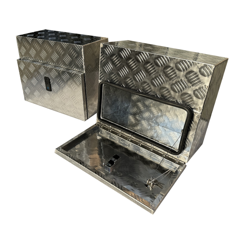 Custom checker plate under tray toolbox