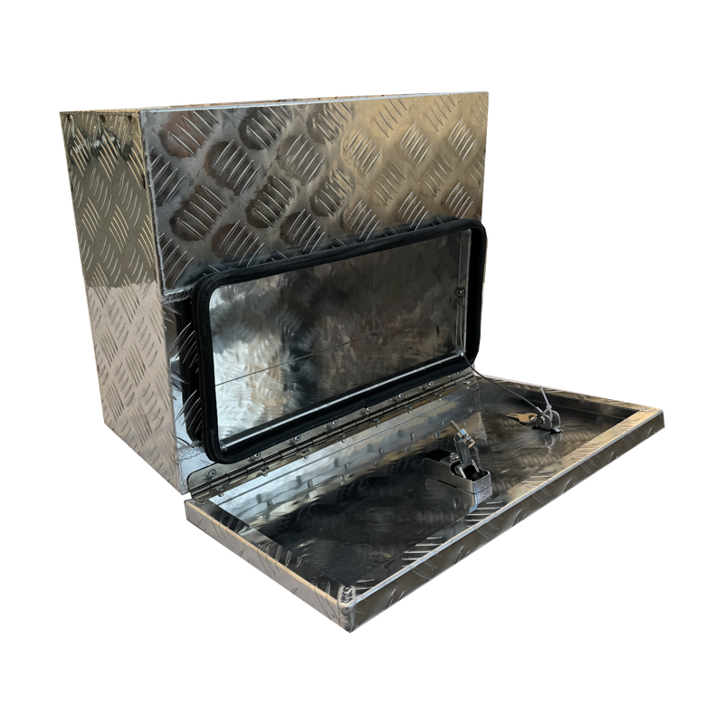 Custom checker plate under tray toolbox